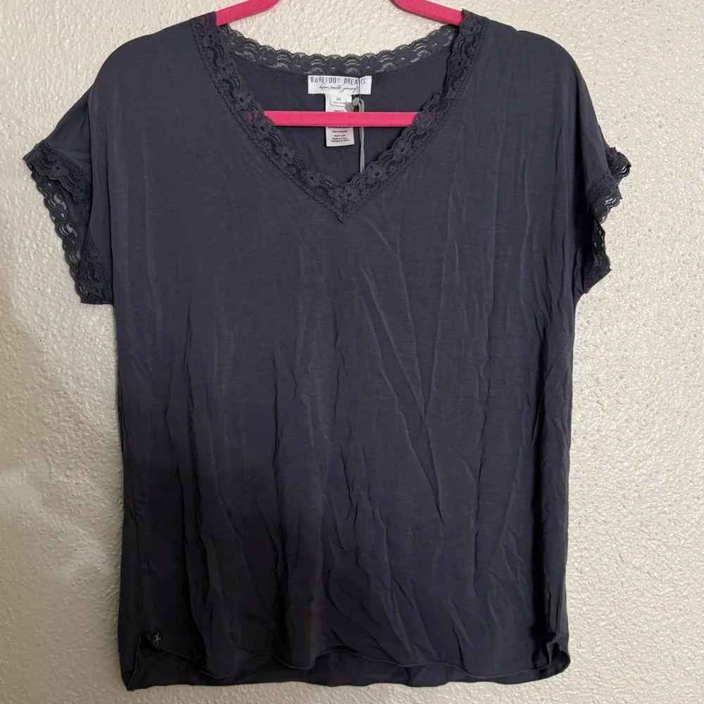 Barefoot Dreams Luxe Milk Jersey Short Sleeve V-Neck PJ T-shirt size XS NWT